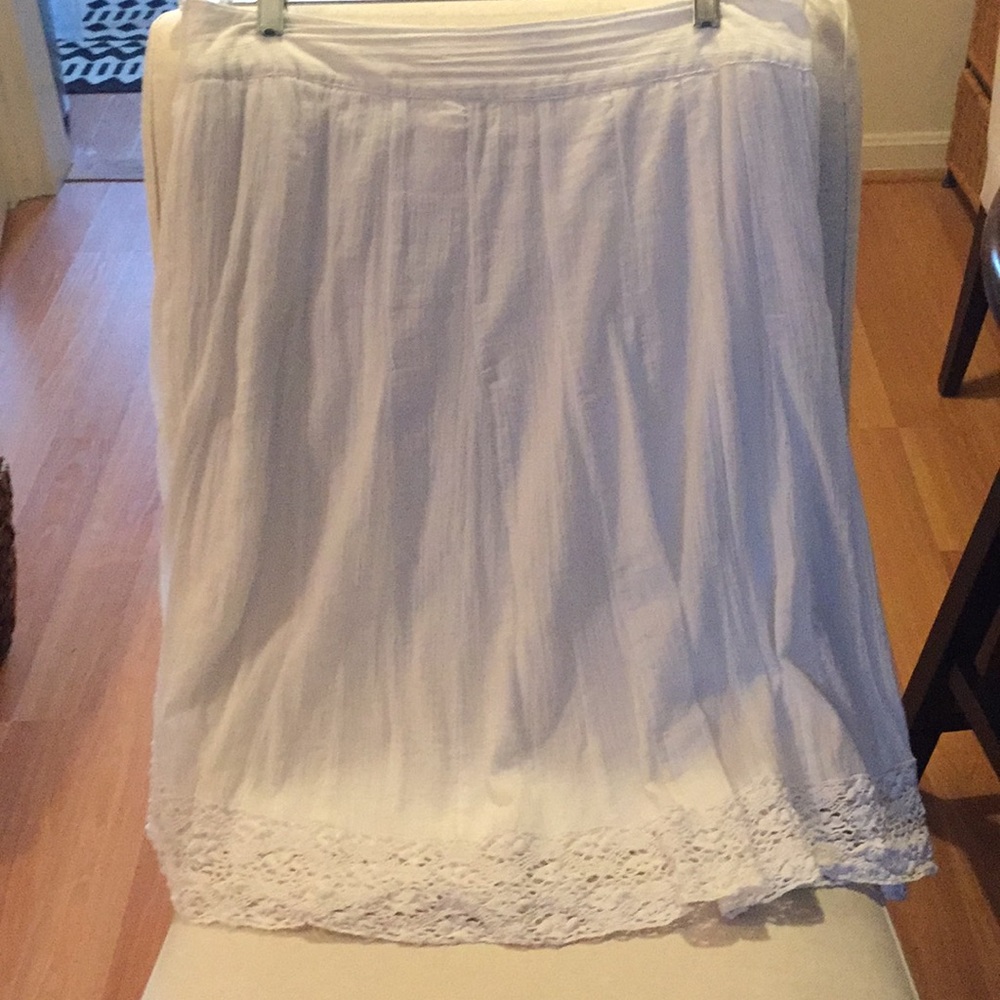 Studio West Apparel Short Skirt !